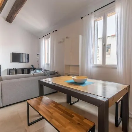 Moderne Et Lumineux- Centre Apartment *